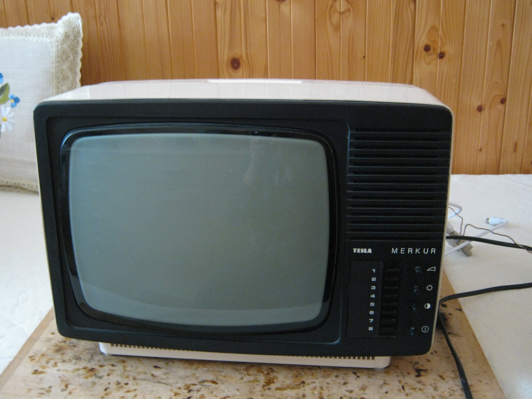 TESLA Merkur 4160AB B&W TV – BOGIN, JR.