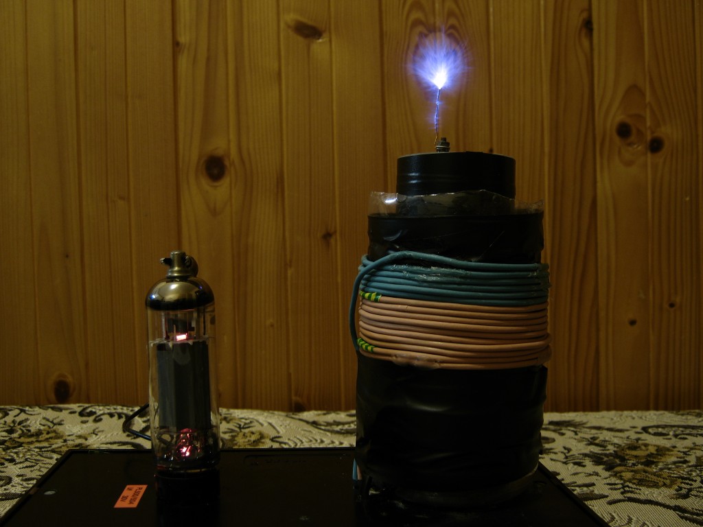 Small vacuum tube tesla coil, QCW